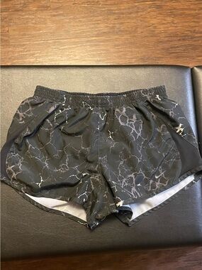 Nike Women’s Black Marble Print Lightweight Lined Running Shorts